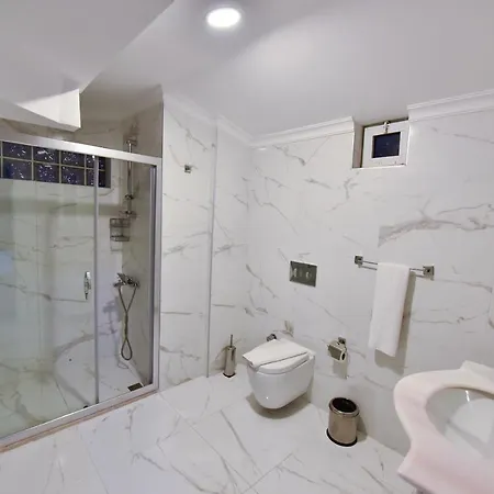 Infinity Mavi فيلة